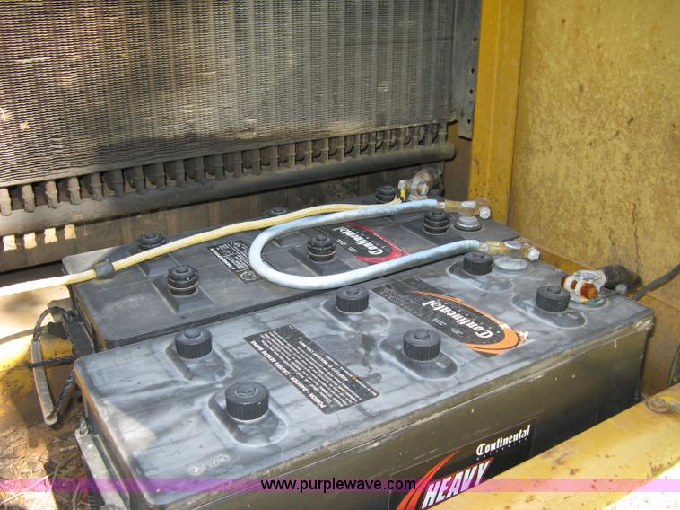 image for item 5066 1992 John Deere 690E LC track excavator