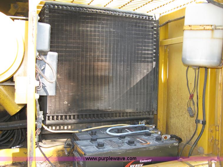 image for item 5066 1992 John Deere 690E LC track excavator