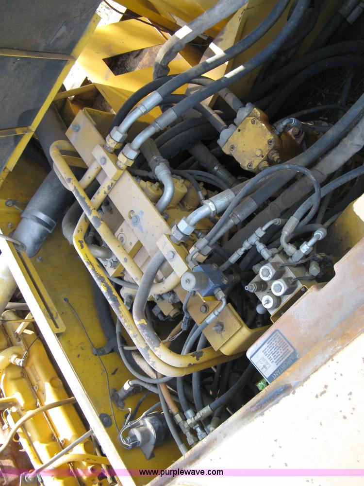 image for item 5066 1992 John Deere 690E LC track excavator