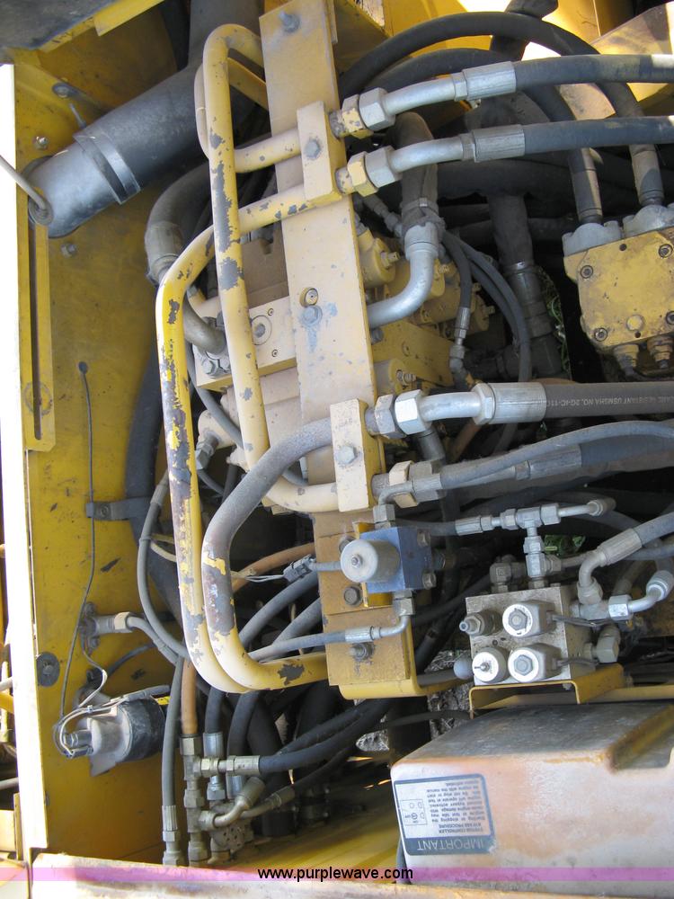 image for item 5066 1992 John Deere 690E LC track excavator