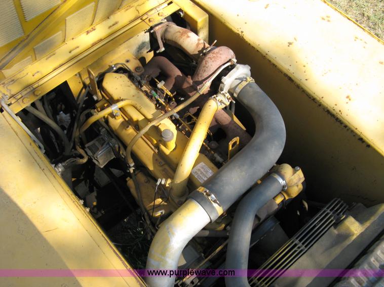 image for item 5066 1992 John Deere 690E LC track excavator