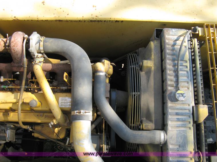 image for item 5066 1992 John Deere 690E LC track excavator