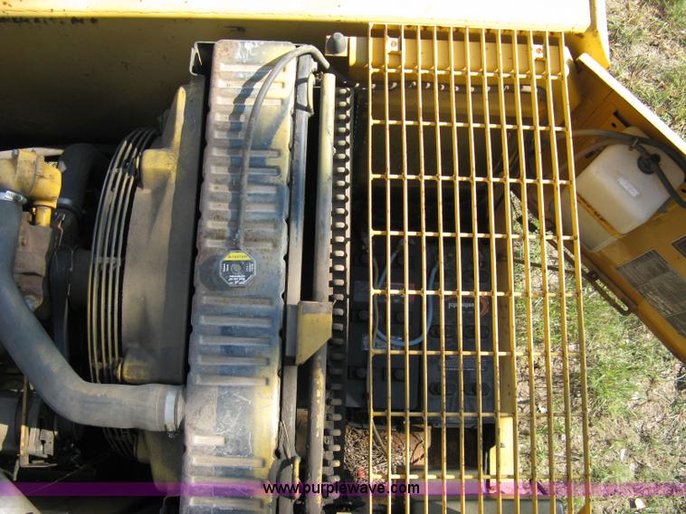 image for item 5066 1992 John Deere 690E LC track excavator