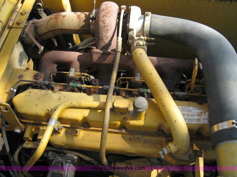 image for item 5066 1992 John Deere 690E LC track excavator