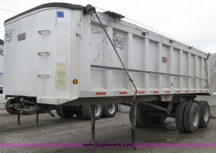 image for item 5086 1996 Travis T102 26' aluminum end dump trailer