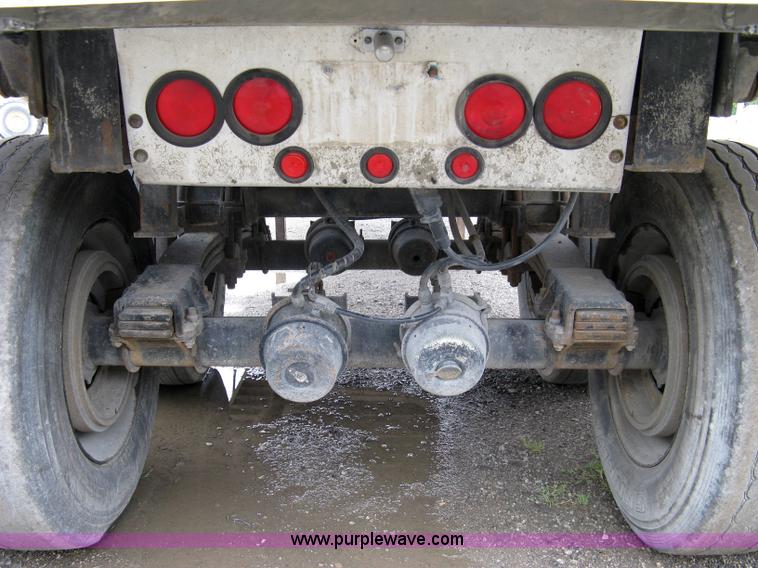 image for item 5086 1996 Travis T102 26' aluminum end dump trailer