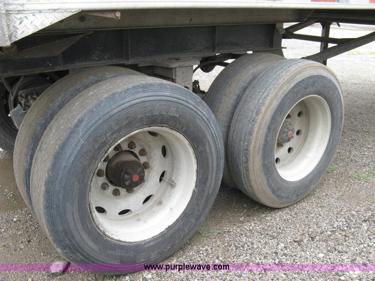 image for item 5086 1996 Travis T102 26' aluminum end dump trailer