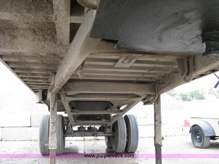 image for item 5086 1996 Travis T102 26' aluminum end dump trailer