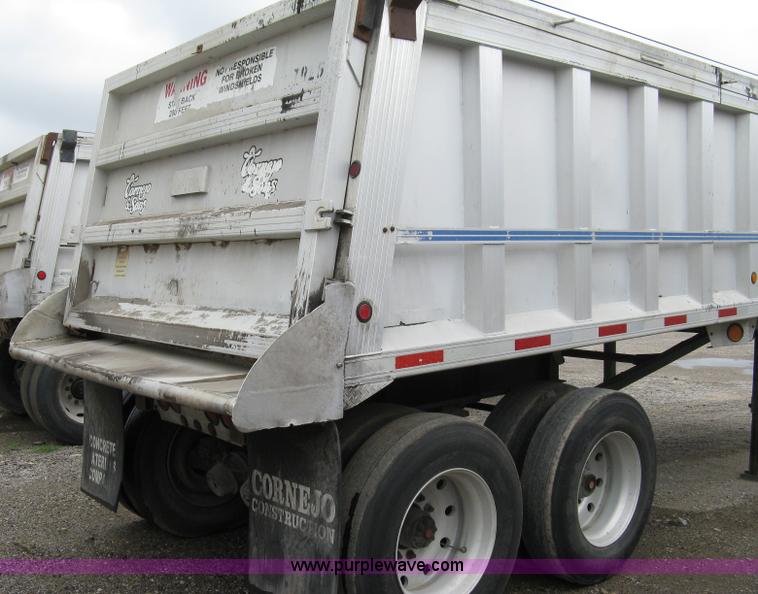 image for item 5087 1996 Travis T102 26' aluminum end dump trailer