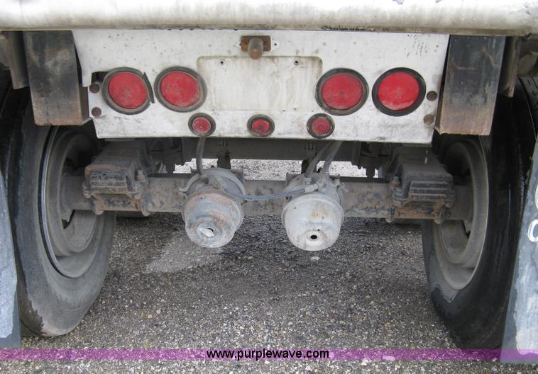 image for item 5087 1996 Travis T102 26' aluminum end dump trailer