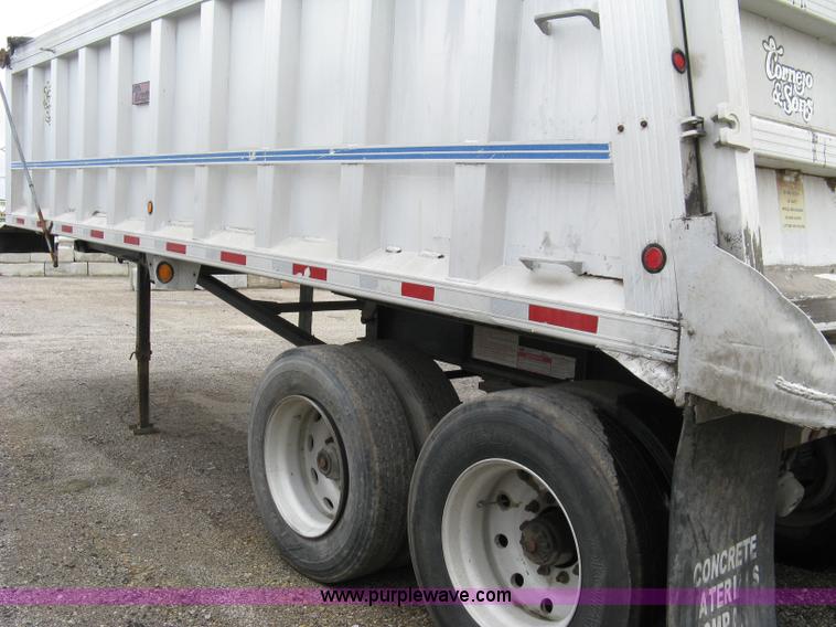 image for item 5087 1996 Travis T102 26' aluminum end dump trailer