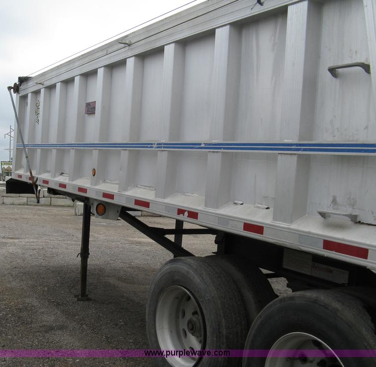 image for item 5087 1996 Travis T102 26' aluminum end dump trailer