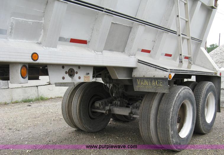 image for item 5088 1994 Vantage SV-102 27' aluminum V-body end dump trailer