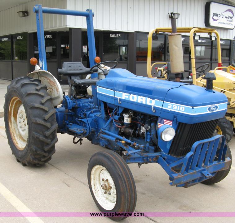 image for item 5089 Ford 2910 tractor