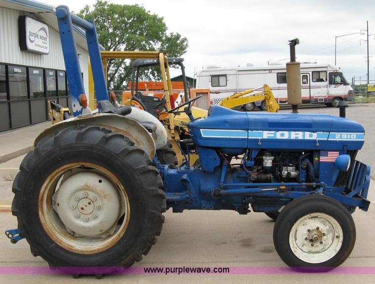image for item 5089 Ford 2910 tractor