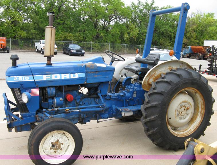 image for item 5089 Ford 2910 tractor