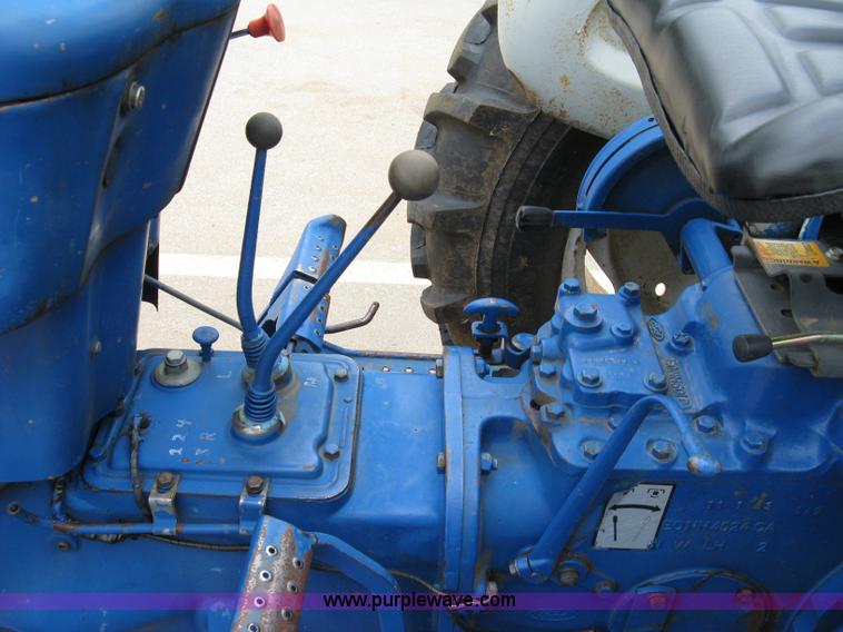 image for item 5089 Ford 2910 tractor