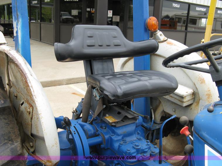 image for item 5089 Ford 2910 tractor
