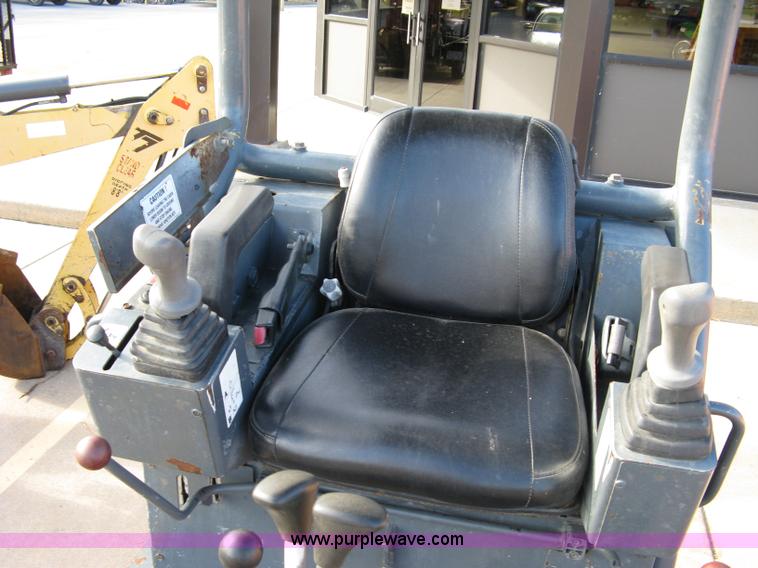 image for item 5091 New Holland EC15 mini excavator