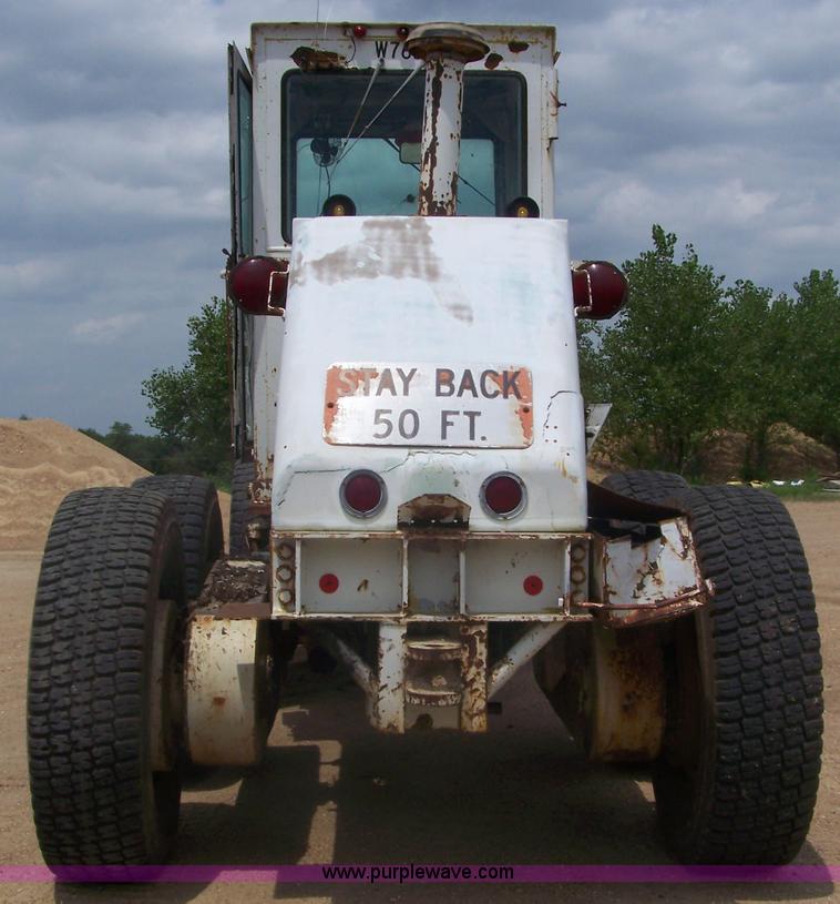 image for item 6011 Huber FJ50 motor grader