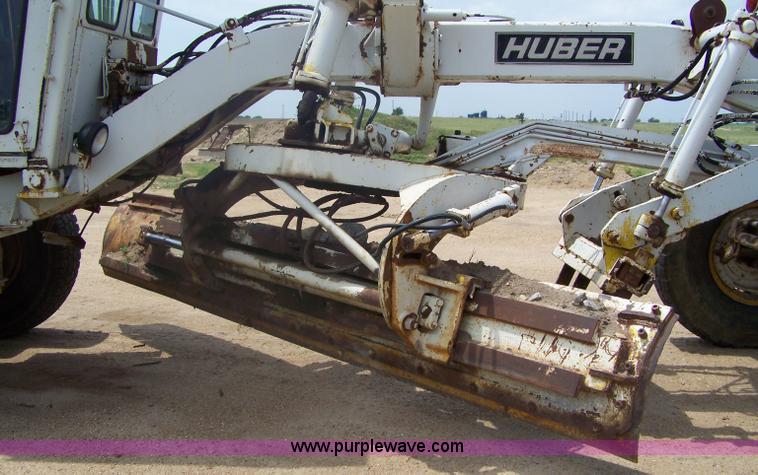 image for item 6011 Huber FJ50 motor grader