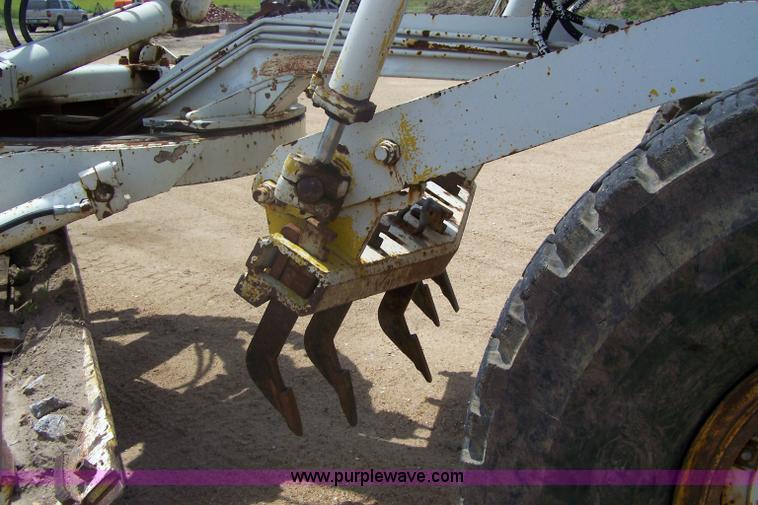 image for item 6011 Huber FJ50 motor grader