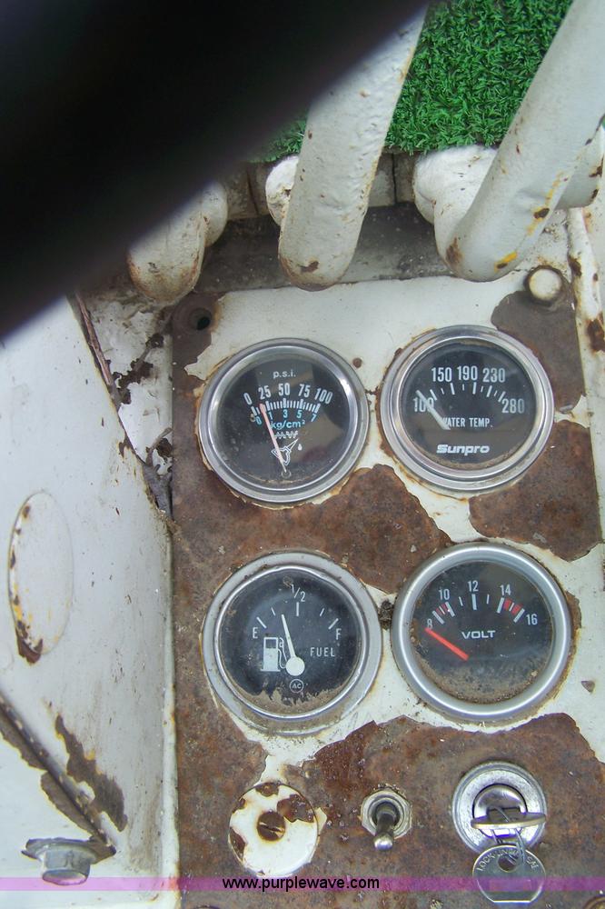 image for item 6011 Huber FJ50 motor grader