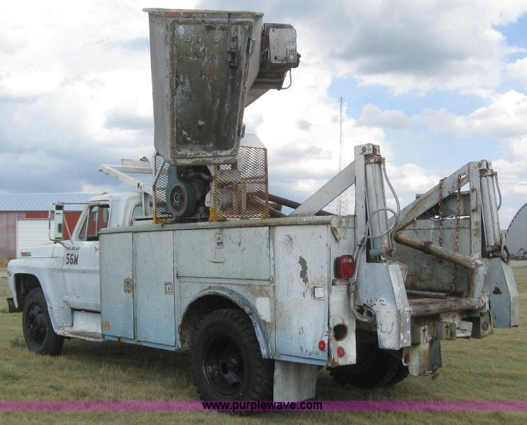 image for item 6131 1970 Ford 600 bucket truck
