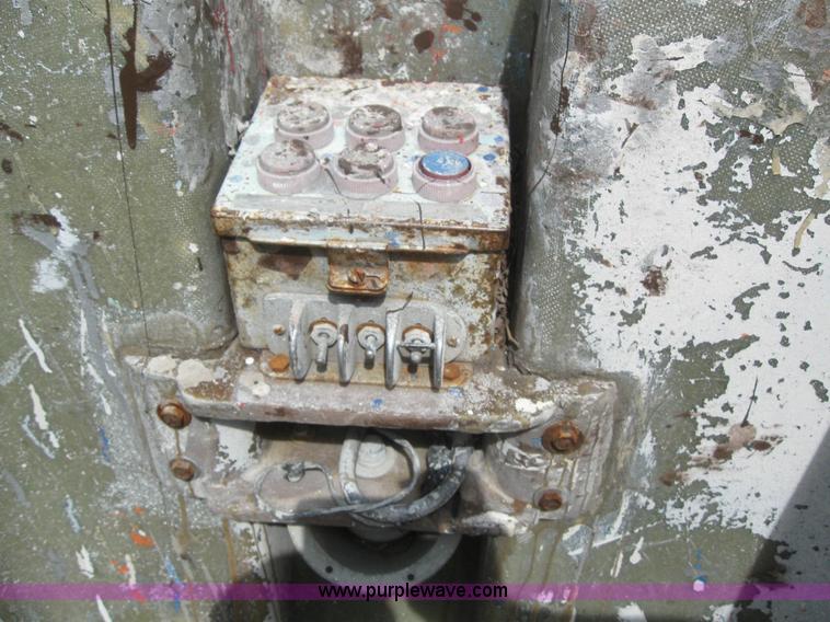 image for item 6131 1970 Ford 600 bucket truck