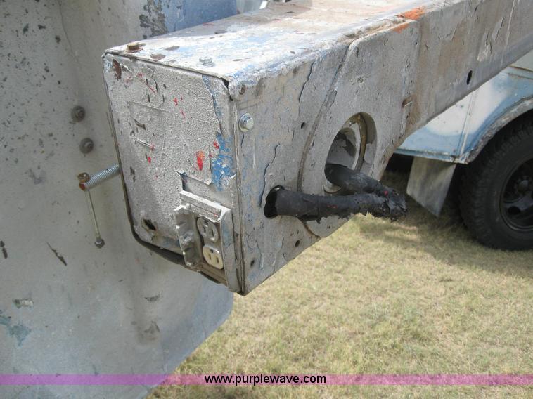 image for item 6131 1970 Ford 600 bucket truck