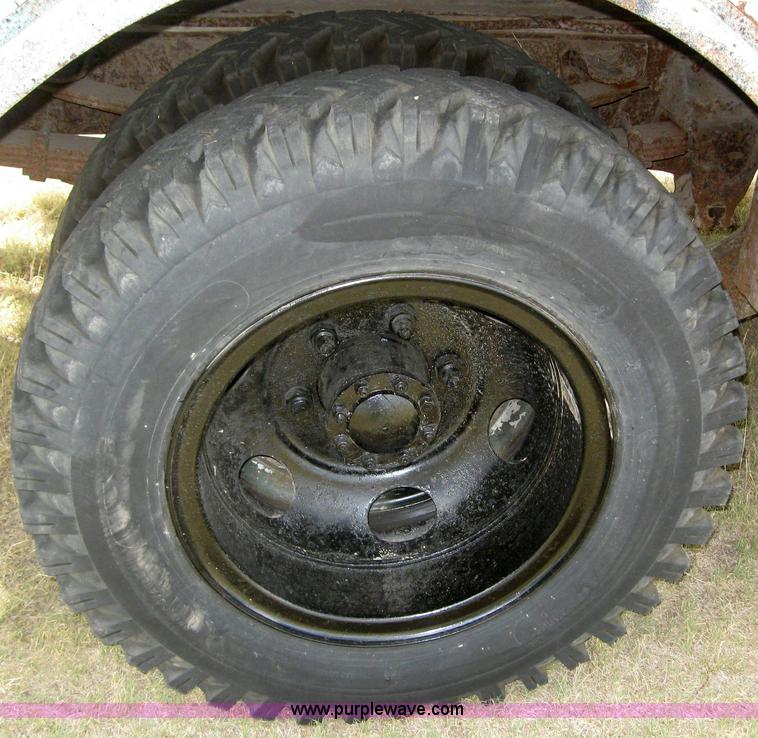 image for item 6131 1970 Ford 600 bucket truck