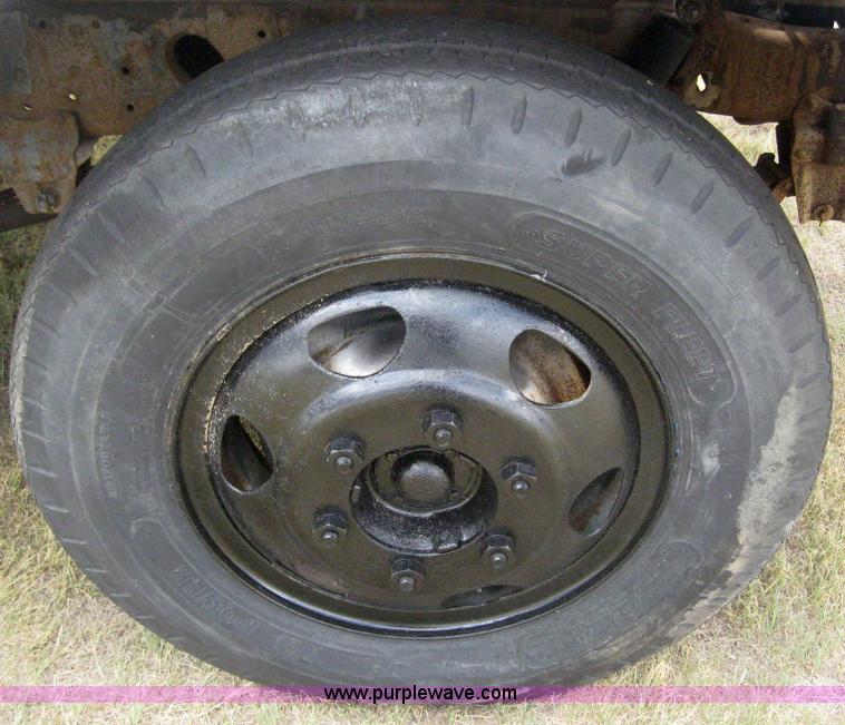 image for item 6131 1970 Ford 600 bucket truck