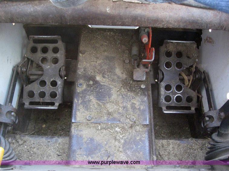 image for item 6132 1996 Bobcat 763 skid steer