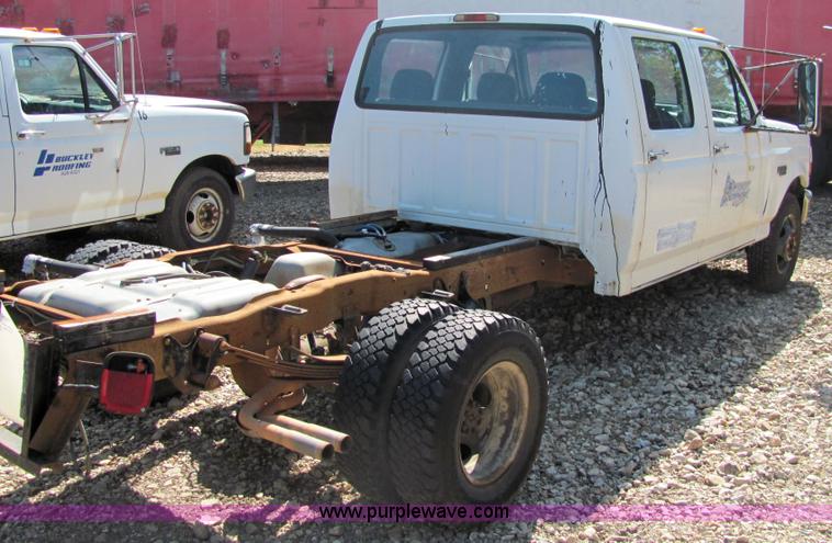 image for item 6716 1994 Ford F-350 XL cab and chassis