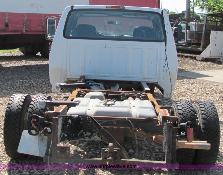image for item 6716 1994 Ford F-350 XL cab and chassis