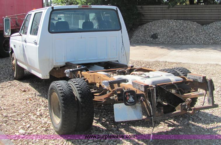 image for item 6716 1994 Ford F-350 XL cab and chassis