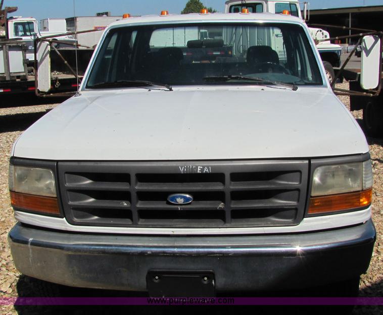 image for item 6716 1994 Ford F-350 XL cab and chassis