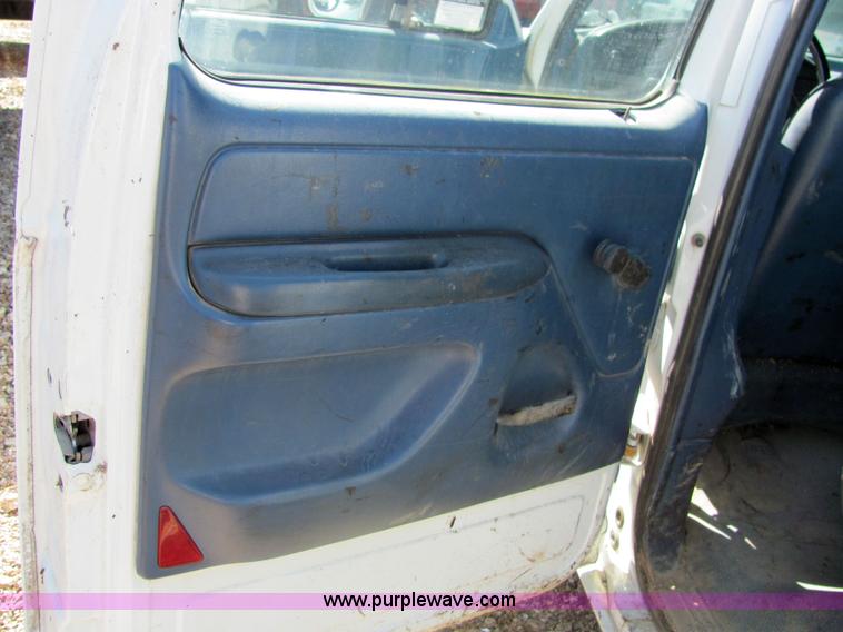 image for item 6716 1994 Ford F-350 XL cab and chassis