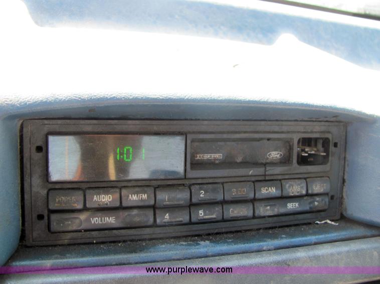 image for item 6716 1994 Ford F-350 XL cab and chassis