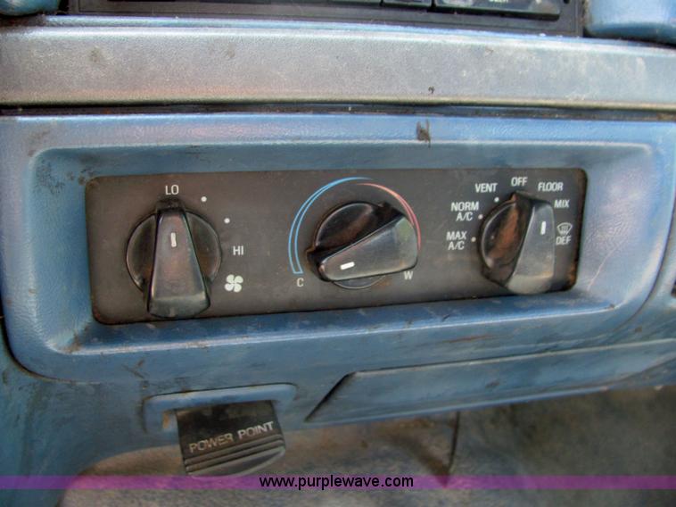 image for item 6716 1994 Ford F-350 XL cab and chassis