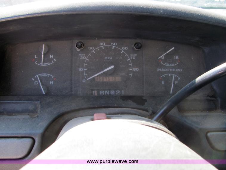 image for item 6716 1994 Ford F-350 XL cab and chassis