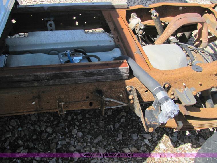 image for item 6716 1994 Ford F-350 XL cab and chassis