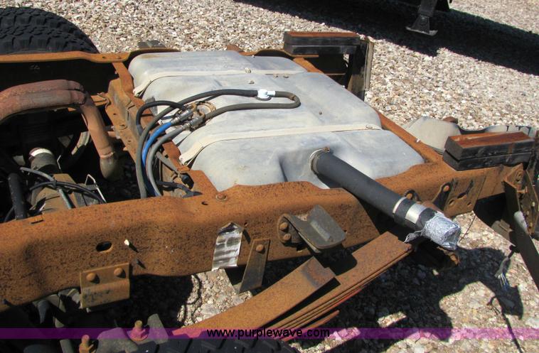 image for item 6716 1994 Ford F-350 XL cab and chassis