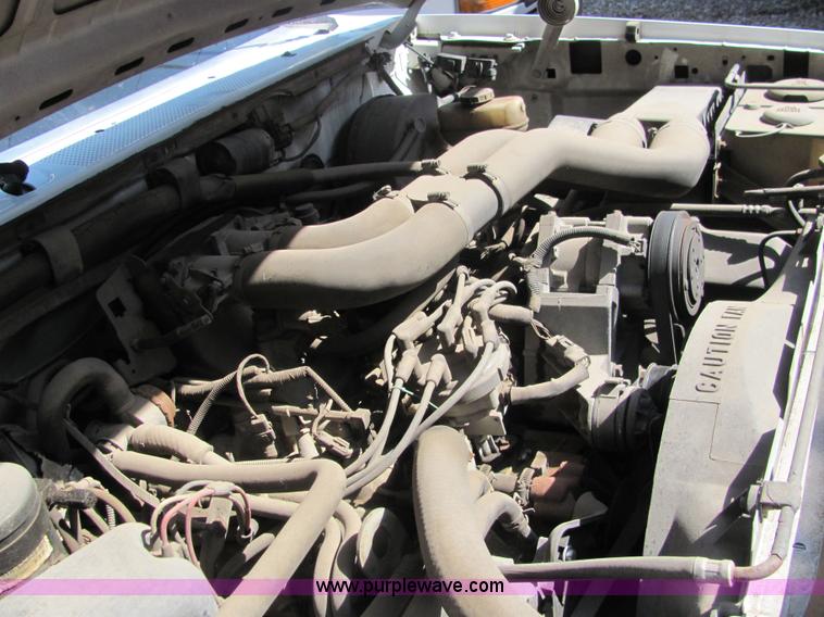 image for item 6716 1994 Ford F-350 XL cab and chassis