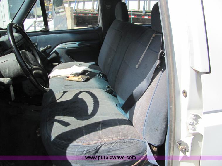 image for item 6717 1994 Ford F-350 XL