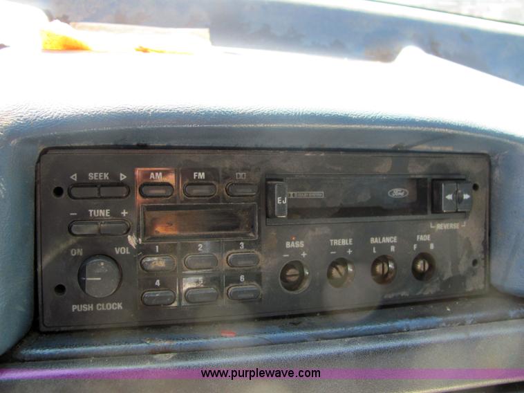 image for item 6717 1994 Ford F-350 XL