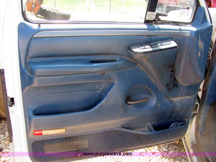 image for item 6718 1995 Ford F-350 XL