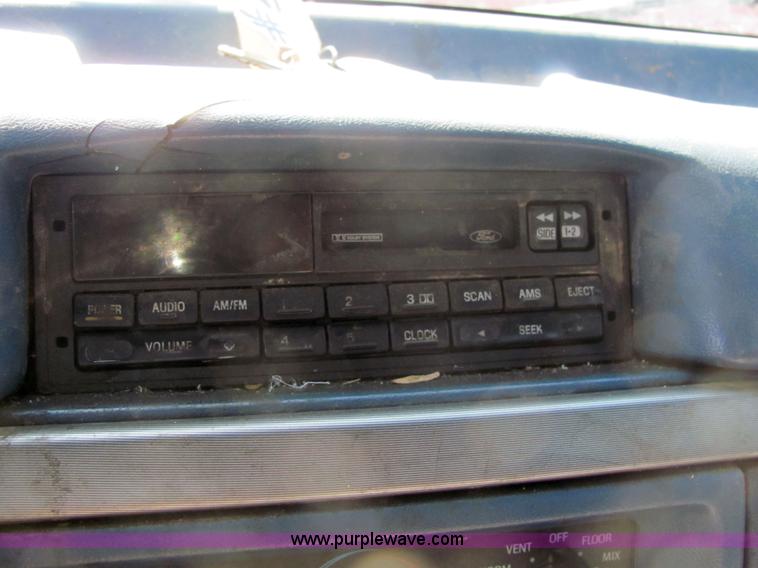 image for item 6718 1995 Ford F-350 XL