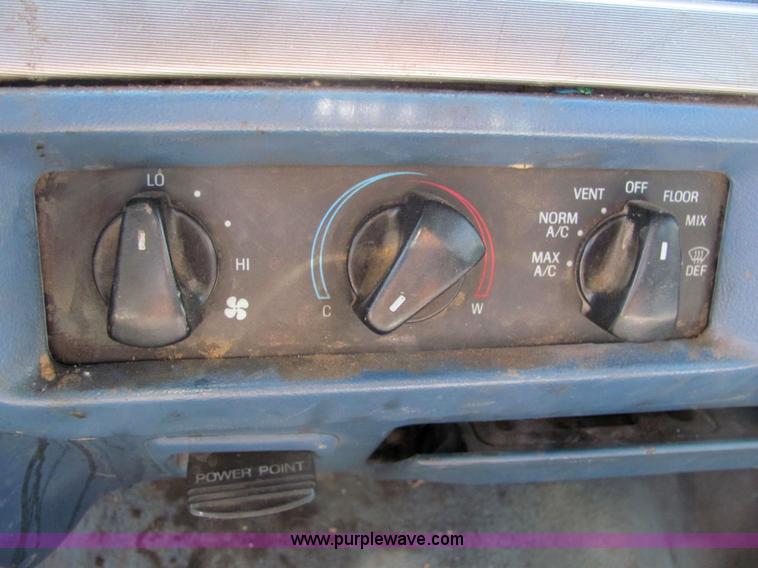 image for item 6718 1995 Ford F-350 XL