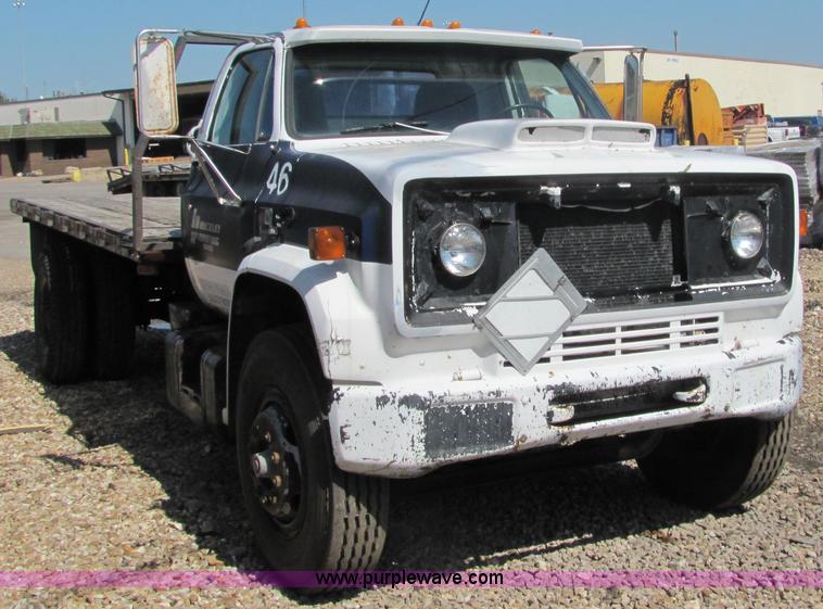 image for item 6719 1982 GMC Topkick 7000